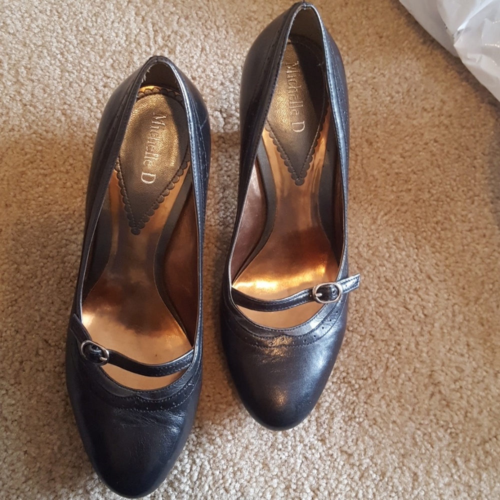 Heels - Picture 3 of 4